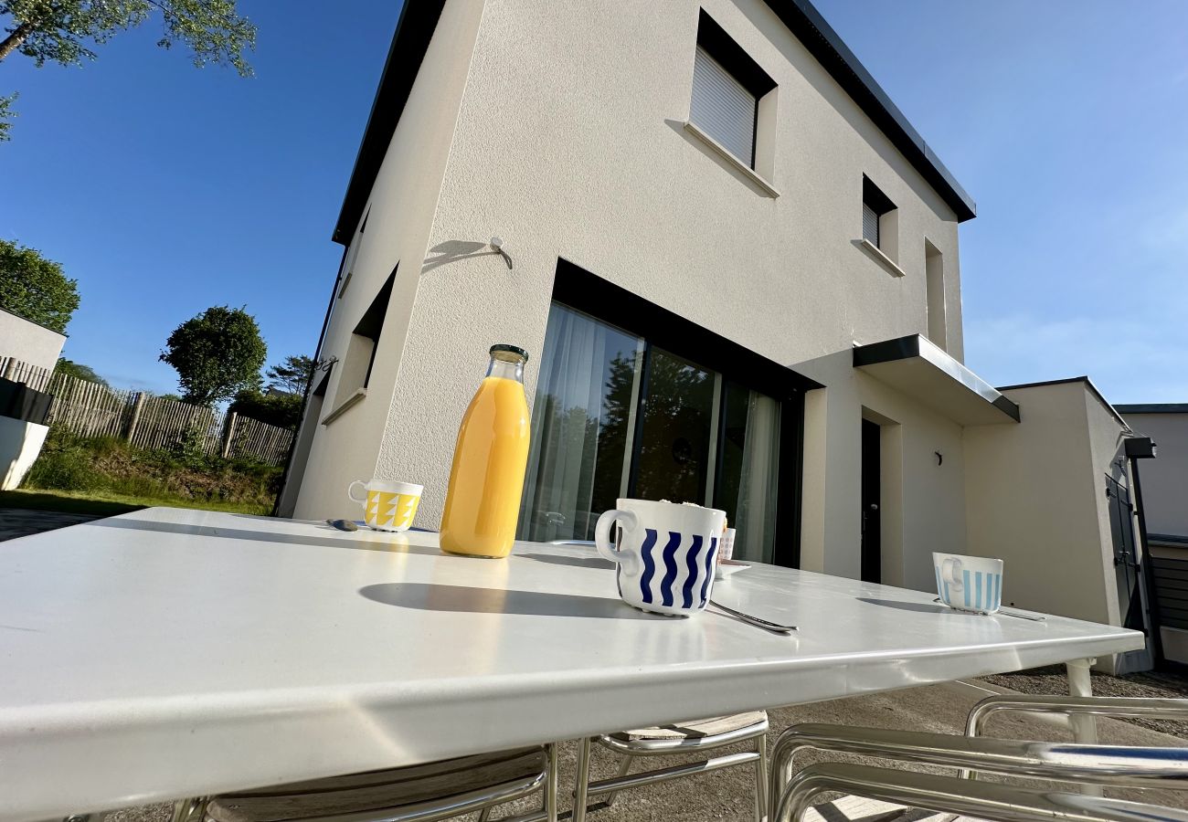 Résidence à Bohars - Jolie maison neuve, 2 chambres, terrasse et jardin