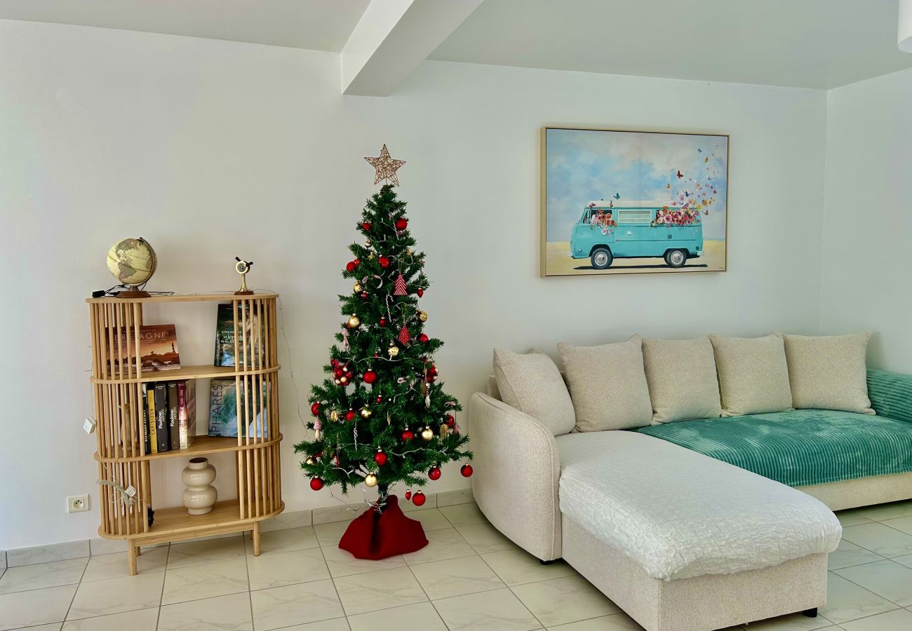 Maison à Plozévet - *Lagadenn* jolie maison T4, terrasse, jardin clos