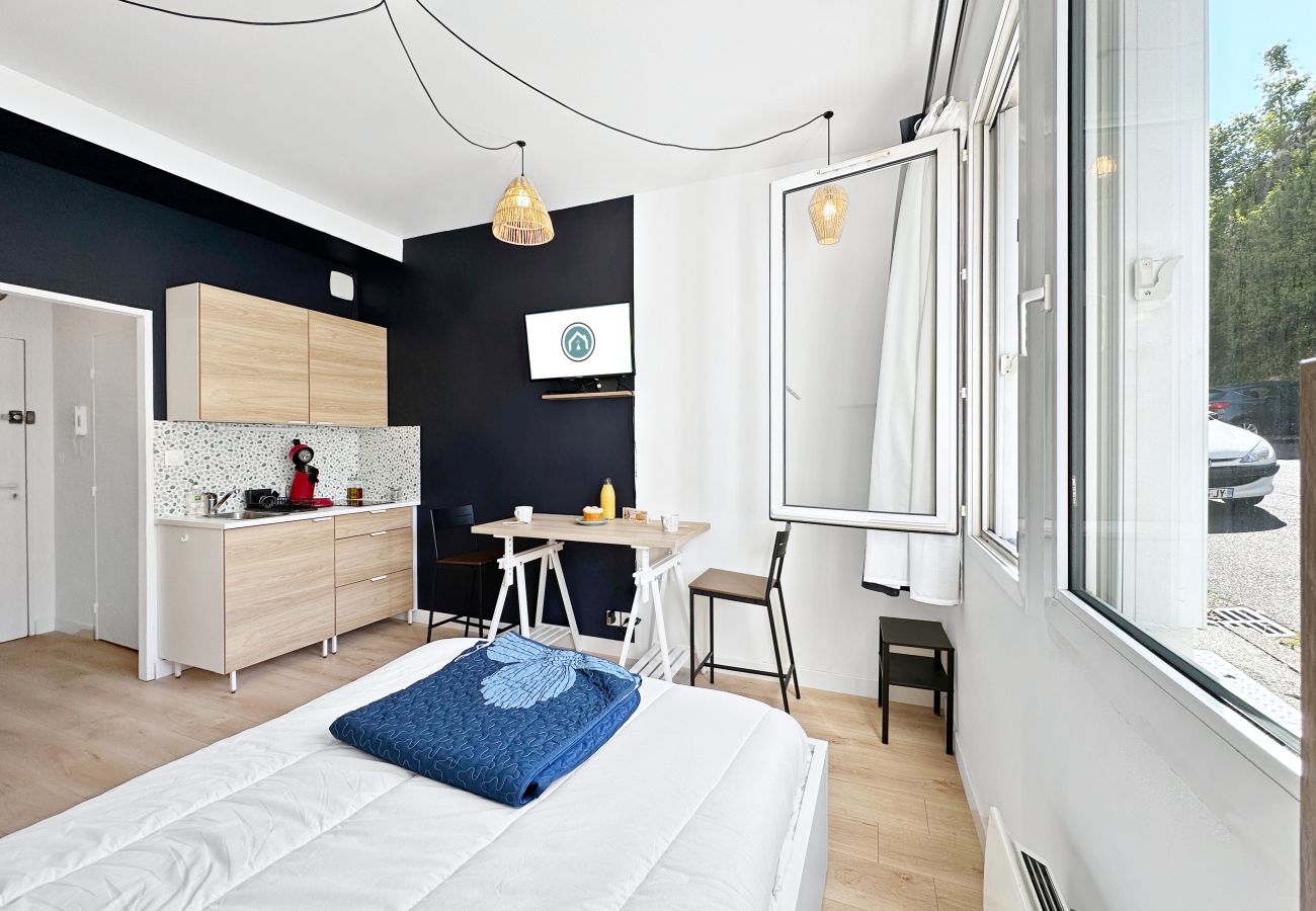 Studio à Brest - Studio récent et moderne, parking, fibre*Ker Vern*