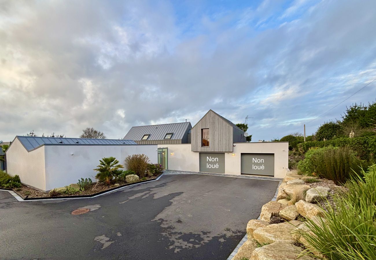 Villa à Plouarzel - Villa d’architecte, piscine, 8 pers *Villa Ar Mor*