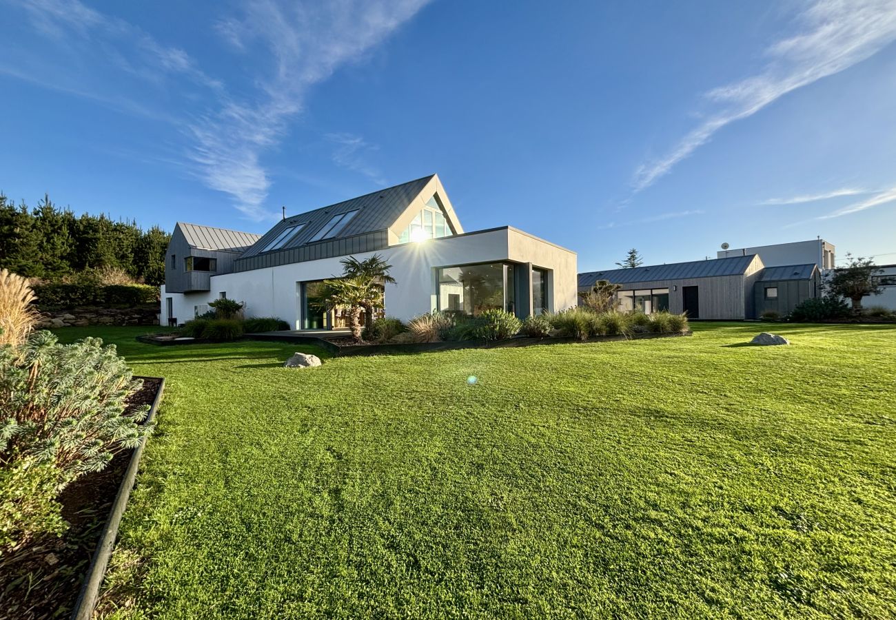 Villa à Plouarzel - Villa d’architecte, piscine, 8 pers *Villa Ar Mor*