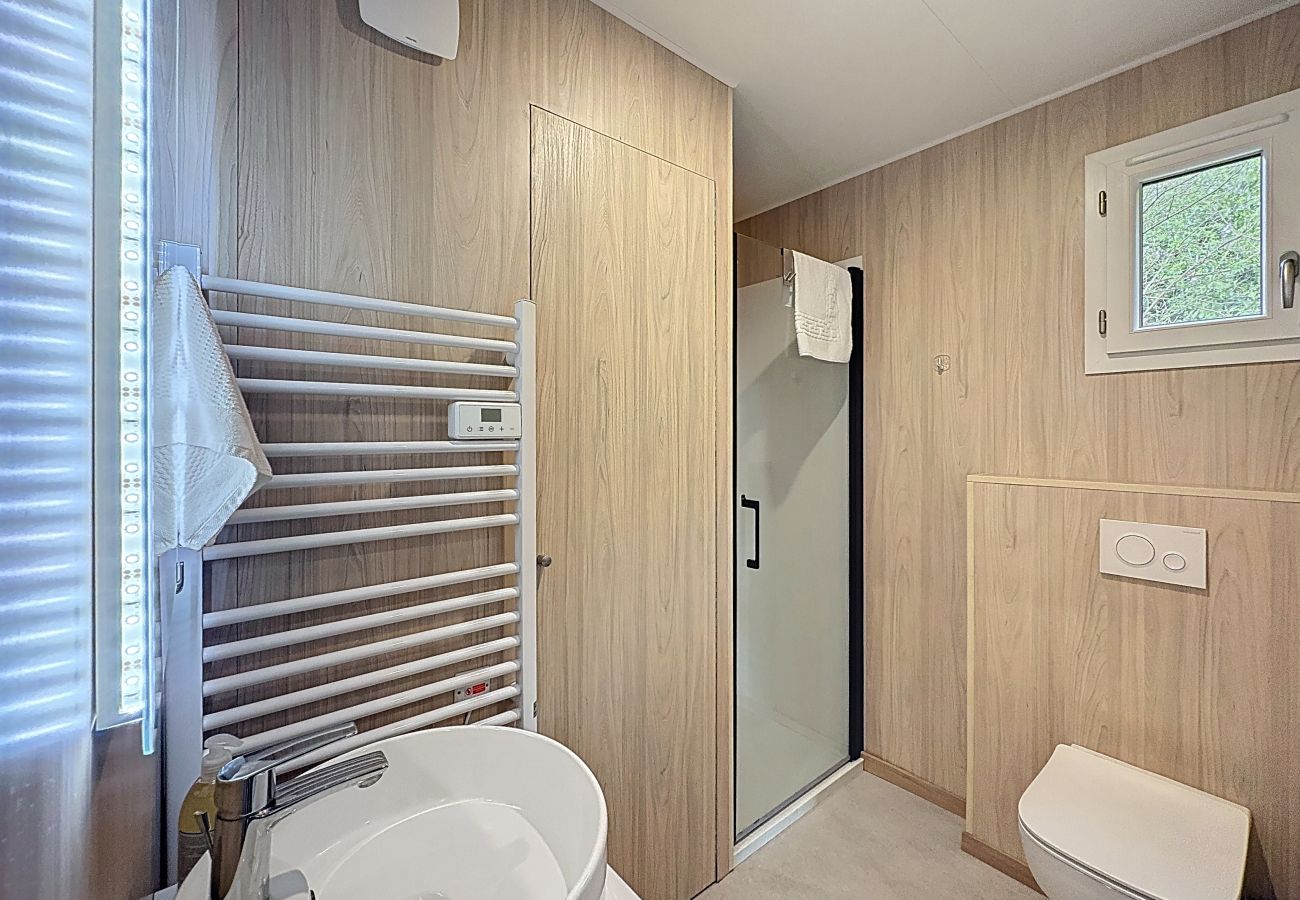 Maison à Loperhet - Maisonnette en bois  *Typerhet*