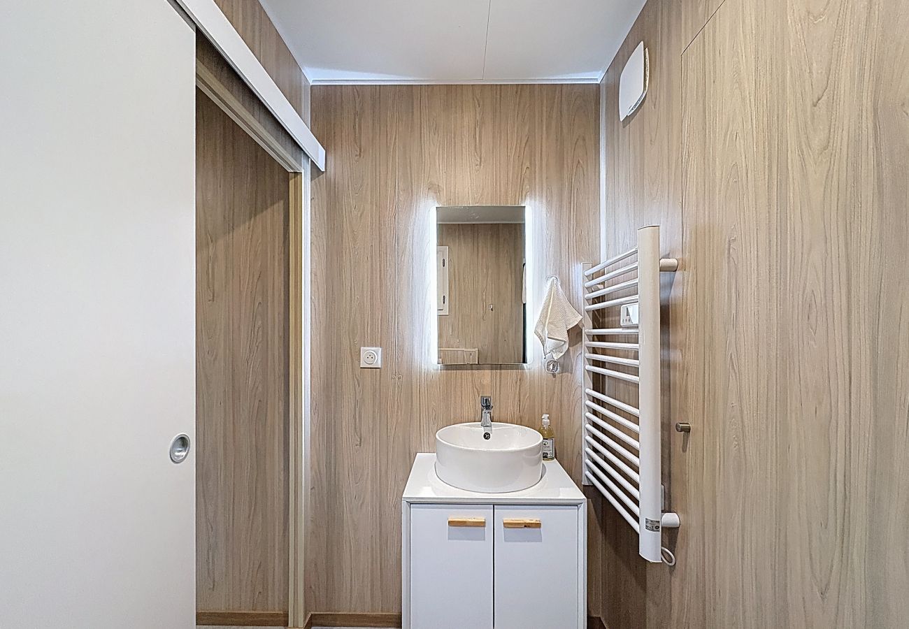 Maison à Loperhet - Maisonnette en bois  *Typerhet*