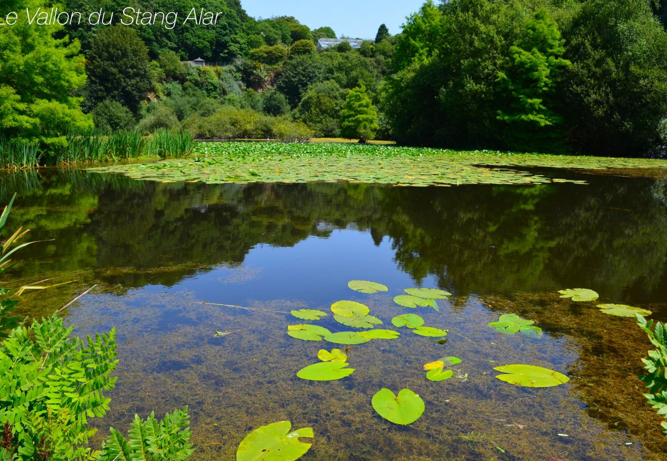 Maison à Loperhet - Maisonnette en bois  *Typerhet*